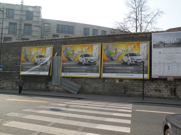  panneaux publicitaires